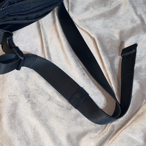 Lululemon Everywhere Black Belt Bag L1 - Picture 10 of 12